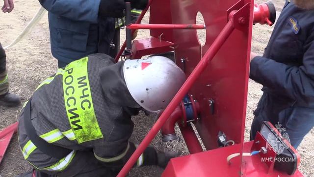 Огнеборцы МЧС России провели тренировку с опорным пунктом по тушению крупных пожаров