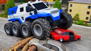 Полицейский 8x8 ВЕЗДЕХОД против препятствий!