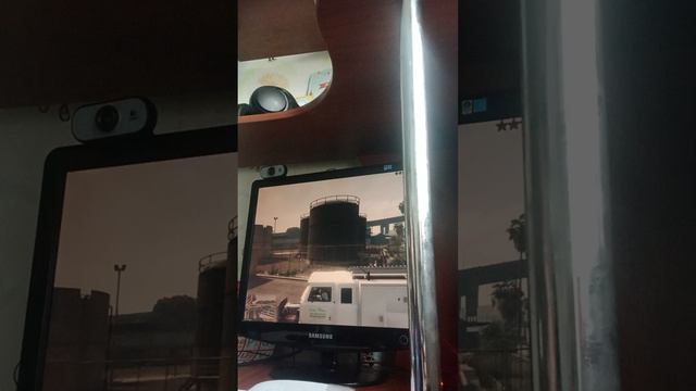 я играю в GTA V и убил всех копов