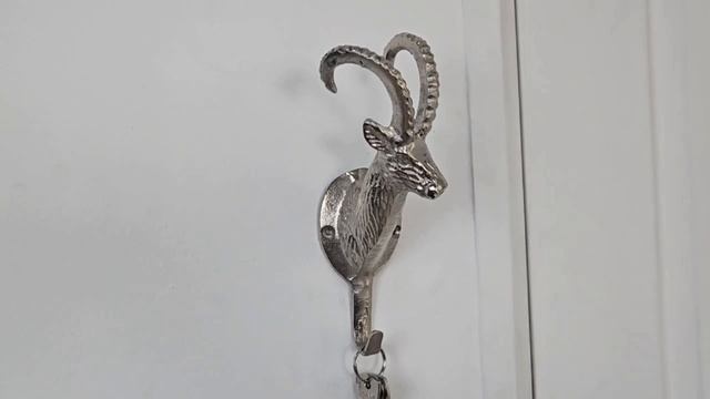 Металлический крючок для одежды ЭЛЕГАНТНЫЙ КОЗЕРОГ, серебряный, 18х8 см, 1541000-2