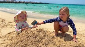 СОФУНЬЯ ШАЛУНЬЯ - СОФИЯ И НИКА СОБИРАЮТСЯ НА ПЛЯЖ.