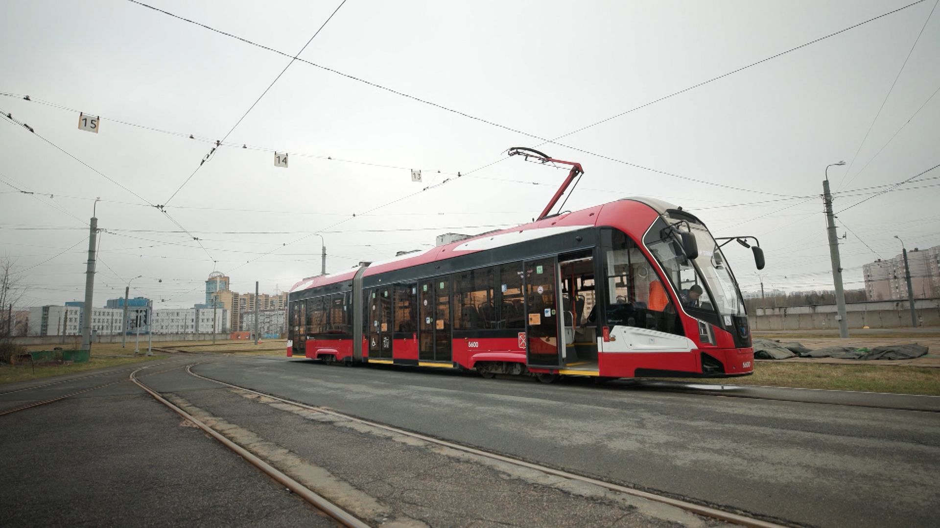 Тебе водить. Автопарковщик Vs. человек, беспилотный трамвай, почему подтекает масло?