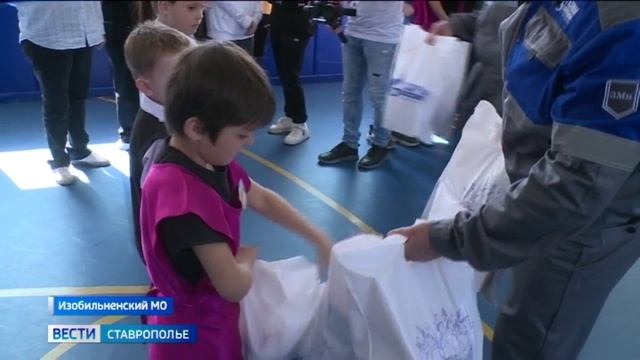 Газовики поздравили детей из детских домов и реабилитационных центров с Пасхой