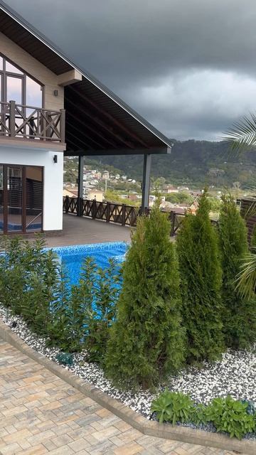 Купить дом у моря в Адлере с бассейном и с видом на горы