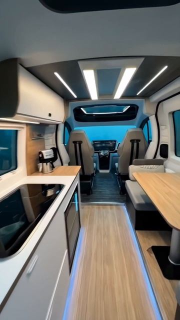 ЭТОТ КЕМПЕР ИЗ 2050 ГОДА 🛸 Рискнул бы в таком заночевать.