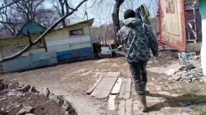 Виталик в болото полез по другому ни как.Высадила клубнику сортовую