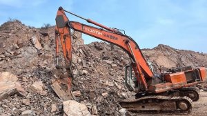 HILL DESTRUCTION： How to Break a Hill with an Excavator Machine