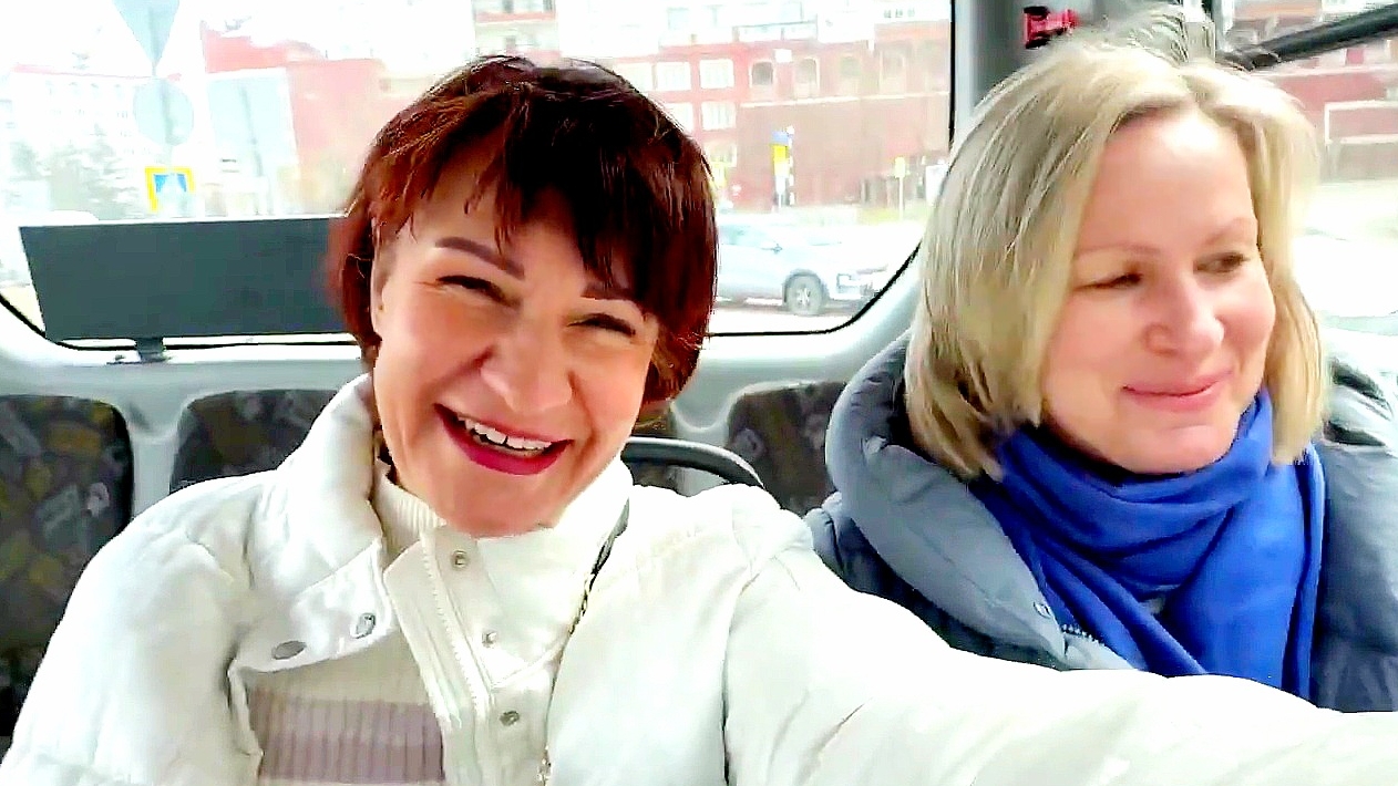 РУШИТСЯ МОЙ МИР И В ЖИЗНИ ПОЛНЫЙ РАСКОЛБАСИРОЧКА ОСЛЕПИЛА