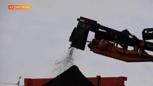 «СПЕЦДОРРЕМСТРОЙ» ПРОДОЛЖАЕТ РАБОТЫ ПО УБОРКЕ ПЕСКА В ПЕТРОПАВЛОВСКЕ • НОВОСТИ КАМЧАТКИ