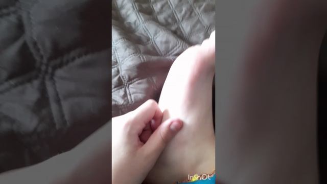 щекочу ноги друга часть 4