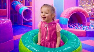 Играем и учим буквы 🎵 Весёлая песенка с Аней