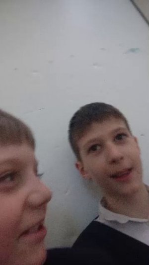 играем в догонялки в школе