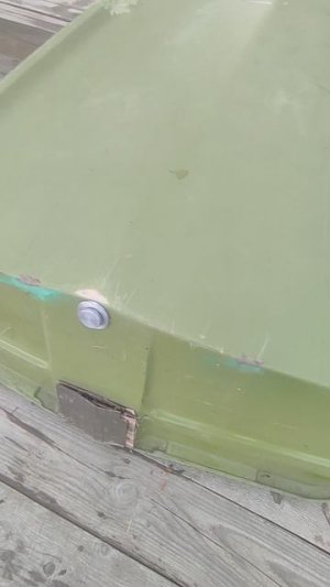 пластиковая лодка