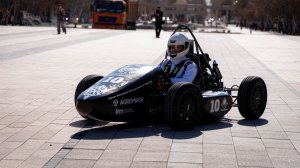 Студенты из Костаная собрали гоночный болид для международной гонки