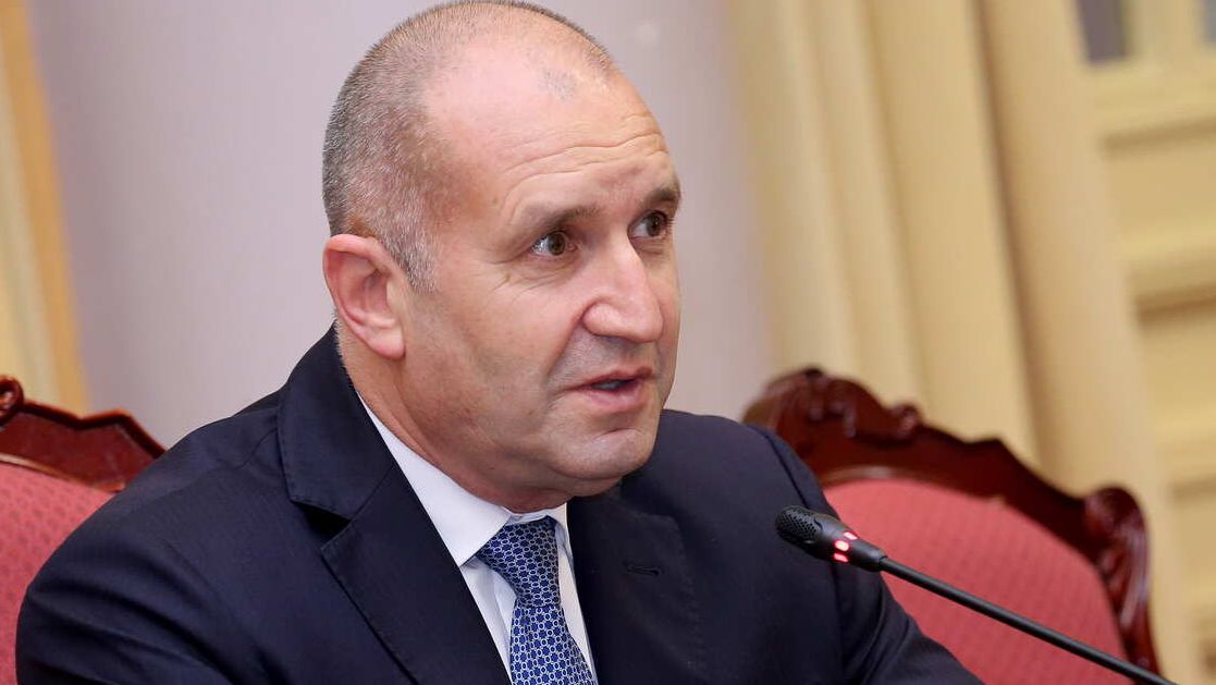 Politico: Евросоюз боится победы Радева на выборах в Болгарии