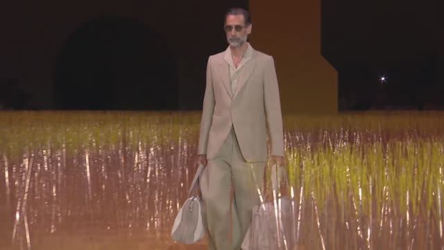 Показ мужской коллекции Zegna весна-лето 2025