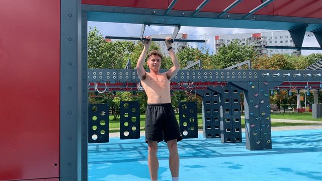 俄罗斯男子通过做引体向上来提升自己的机器学习技能 || 让我们一起努力吧 :)