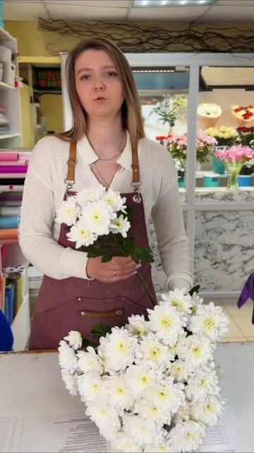 🌼 В нашей цветочной студии флористы — настоящие мастера смеха и красоты! Каждый день они начинают с