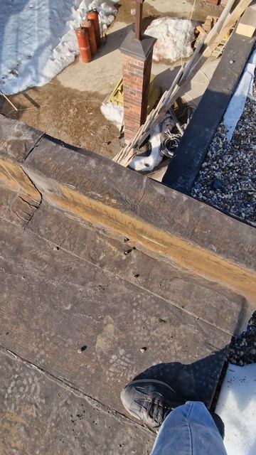 Просверлили кровлю на сквозь