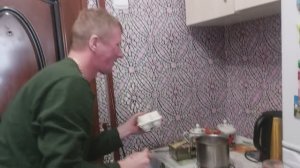 Алексей готовится к Радонице.