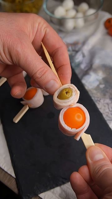 Легкая, непринужденная, а главное быстрая в приготовлении закуска на стол #чтоприготовитьнановыйгод