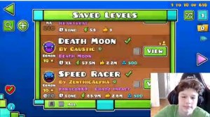 играем в Geometry Dash.