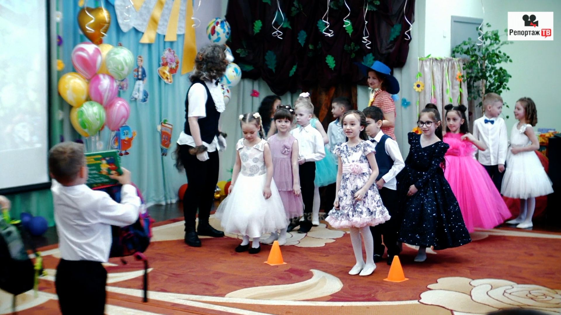 Кто быстрее соберёт портфель - выпускники готовятся к школе - видеосъёмка детских праздников