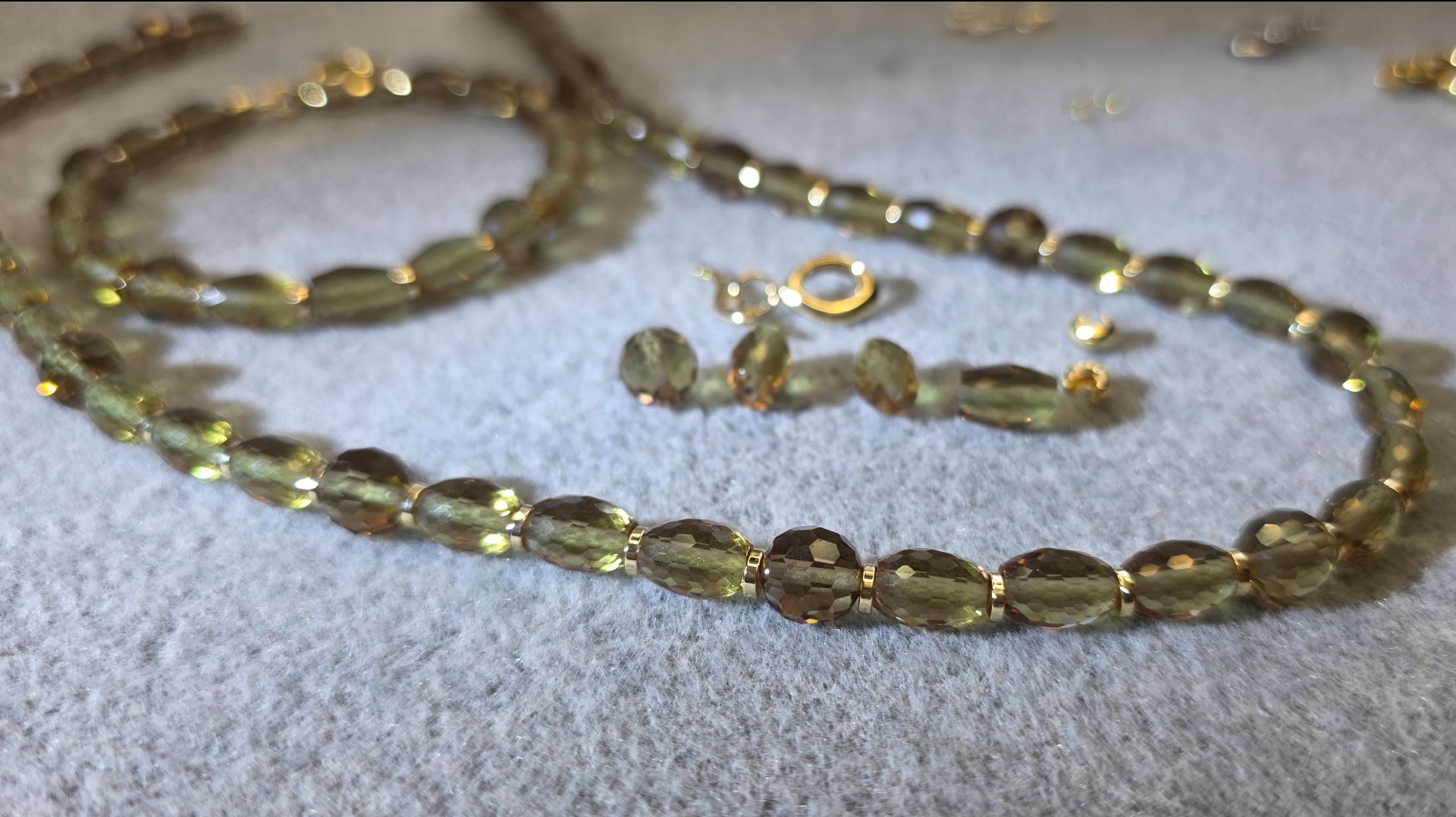 Стильный комплект из султанита и корейской фурнитуры. МК и набор для творчества