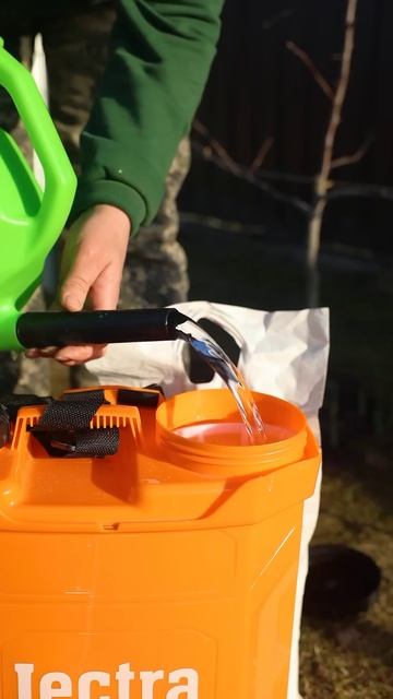 Дайте эту подкормку всему саду весной, особенно плодовым деревьям и винограду! Урожай будет больше