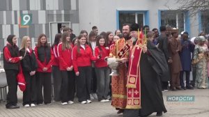 Студенческая Пасха с владыкой: митрополит доставил Благодатный огонь в Старый Оскол