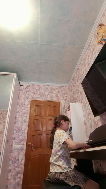 играю на фортепиано