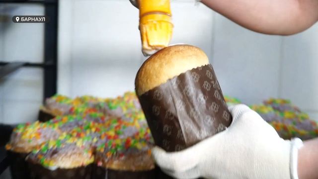 Пасха за колючей проволокой: осуждённые пекут куличи и учатся колокольному звону