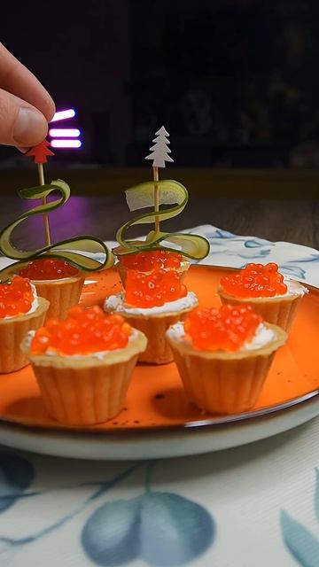 Идеальная простая закуска на Новый год из творожного сыра и икры