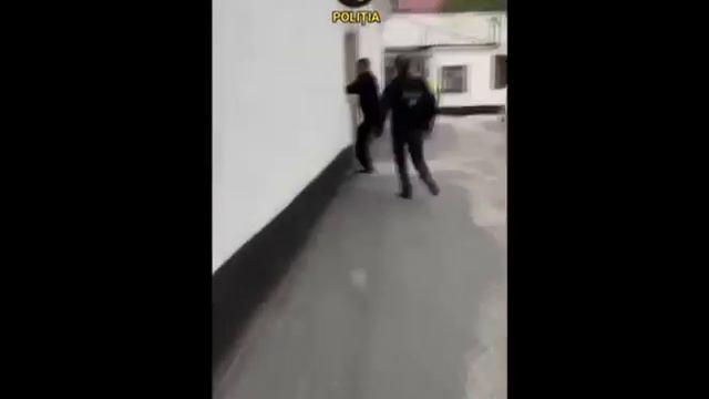 Адвокат пыталась пронести наркотики в СИЗО