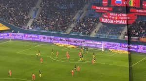 Мимо ворот на матче Россия - Мали на Газпром арене