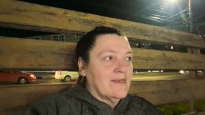 Потеплело. Оля выгуливает меня.