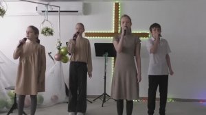 Выступления от братьев и сестёр на Пасху.