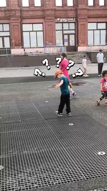 28623905_456239090.mp4