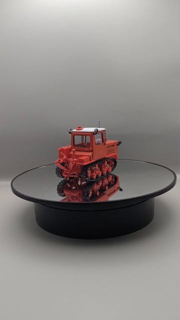 Трактор ДТ-175 Волгарь красный 1:43 Тракторы: история люди машины 24 HACHETTE