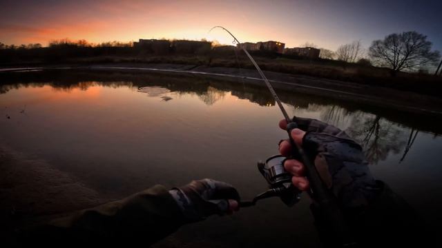 мормышинг на малой реке..рыбалка на спиннинг