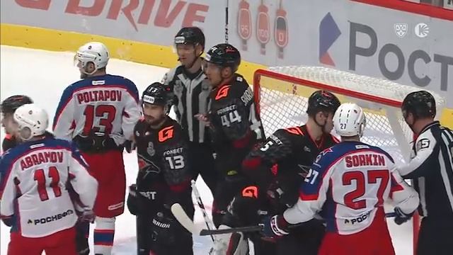 КХЛ. Авангард_ЦСКА матч 5 16042026. Прохор Полтапов лезет под кожу защитникам Авангарда