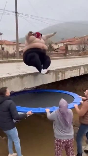 НЕ надо прыгать на батутах