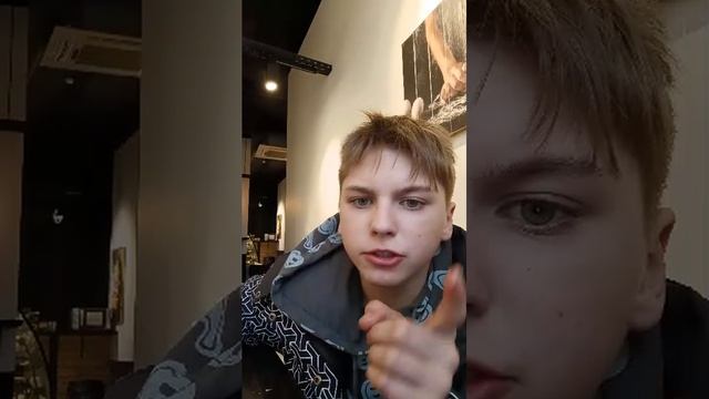 сижу и кушаю сухарики.