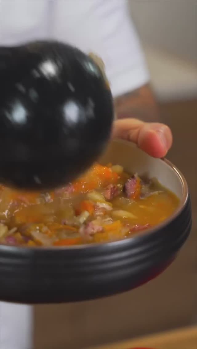 Щи с квашеной капустой.