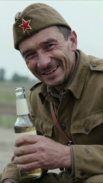 Солдат с улыбкой: моменты из войны видео война история