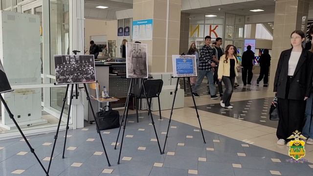 В Краснодаре полицейские и общественники открыли фотовыставку ко Дню ветерана ОВД