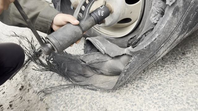 ВЗРЫВ КОЛЕСА, УВЕЛО НА ВСТРЕЧКУ😱