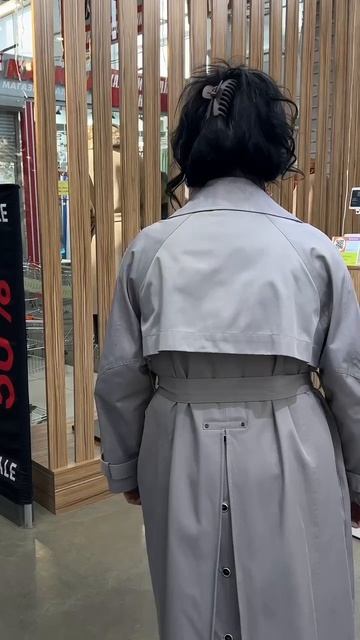 Формодержащий двубортный тренч с акцентными элементами!