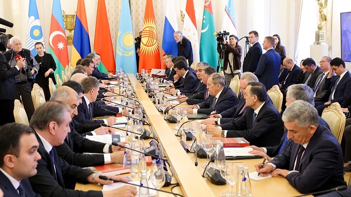 С.Лавров на заседании Совета министров иностранных дел СНГ в расширенном составе