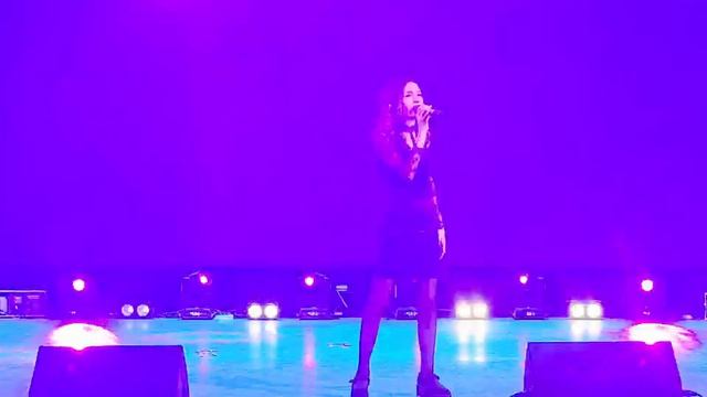 Даниэлла  исполняет песню Mariah Carey - Without You (15 лет)